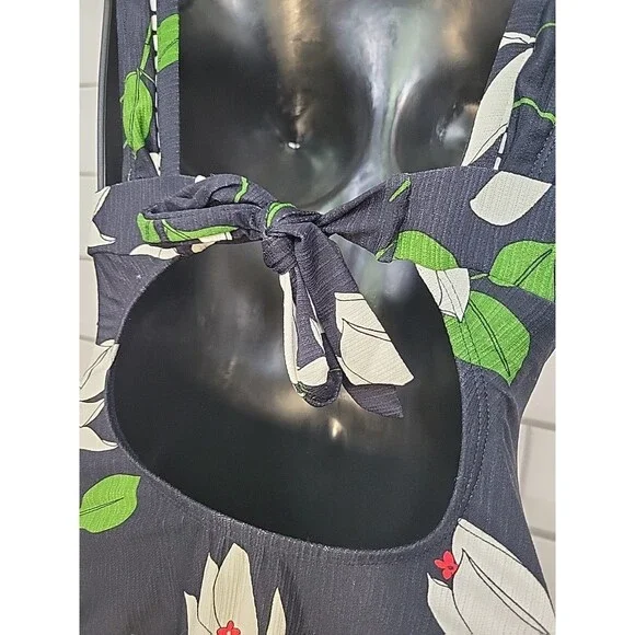 Robin Piccone Women's Sz 6 Bkllue One Piece Swimsuit  Plunging Neckline Beach - Picture 4 of 8